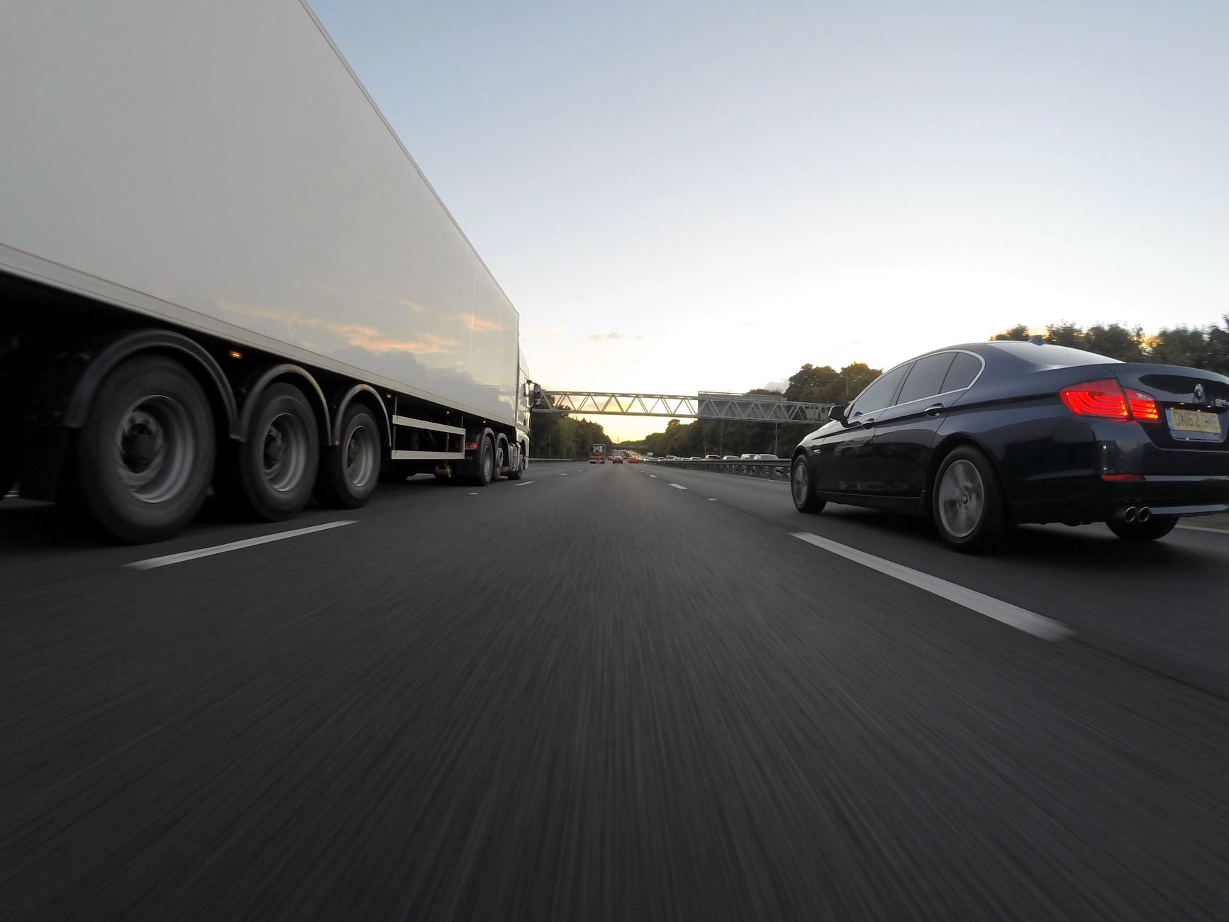 How to read car transport reviews and spot red flags before booking auto transport