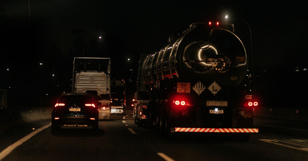 How to choose the right auto transport company car shipping tips