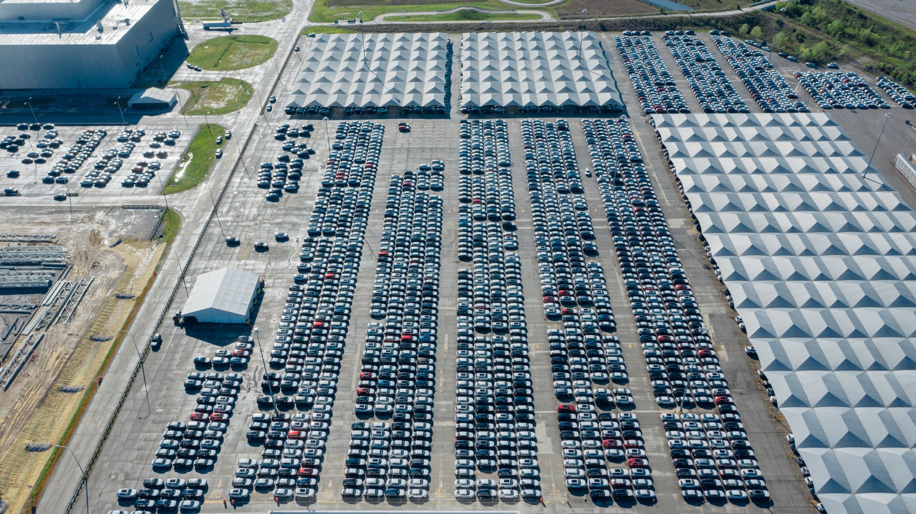 Terminal to terminal vs door to door auto transport comparison car shipping pickup options